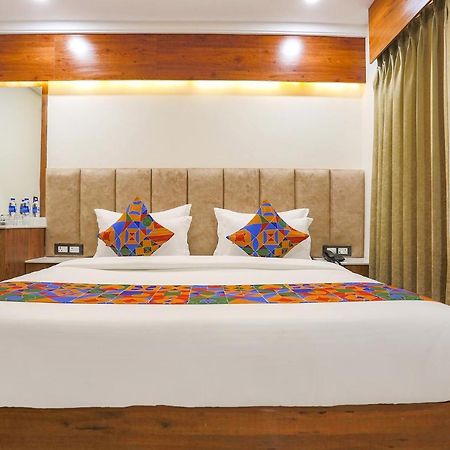 Fabhotel Golf Inn Golf Course Road Gurgaon Bagian luar foto