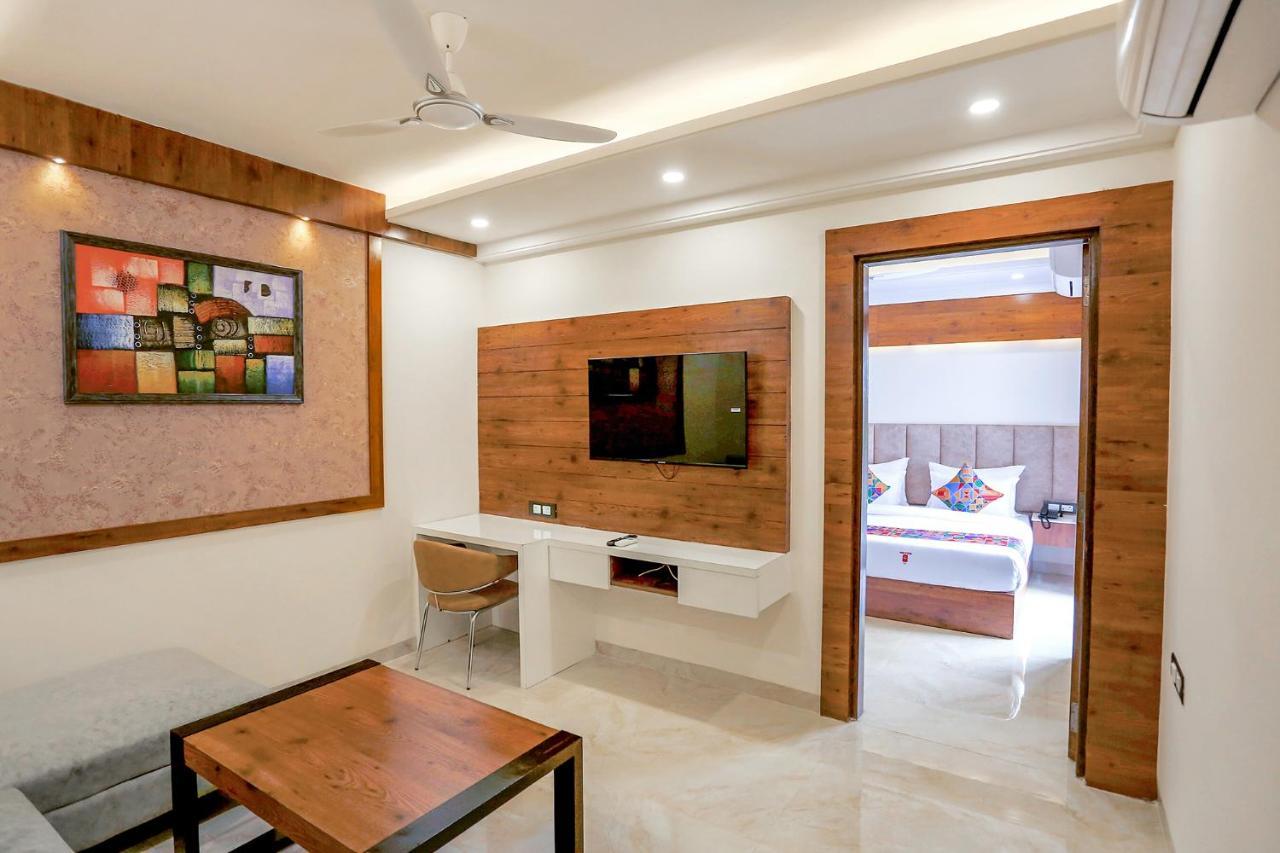 Fabhotel Golf Inn Golf Course Road Gurgaon Bagian luar foto