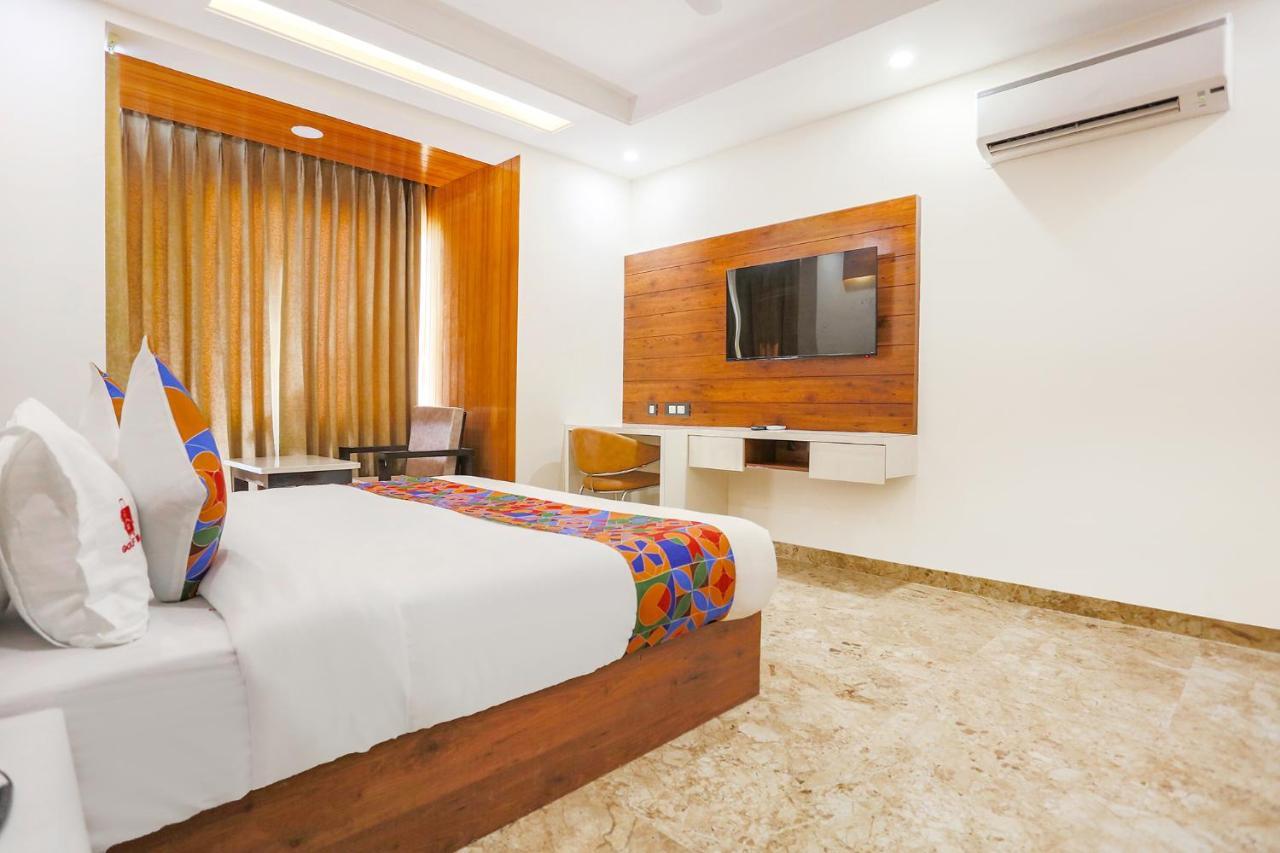 Fabhotel Golf Inn Golf Course Road Gurgaon Bagian luar foto