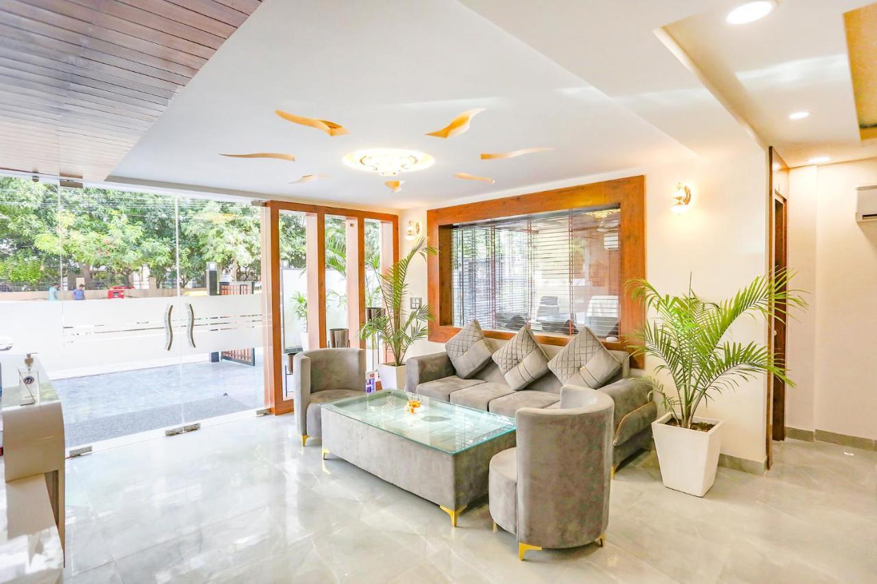 Fabhotel Golf Inn Golf Course Road Gurgaon Bagian luar foto