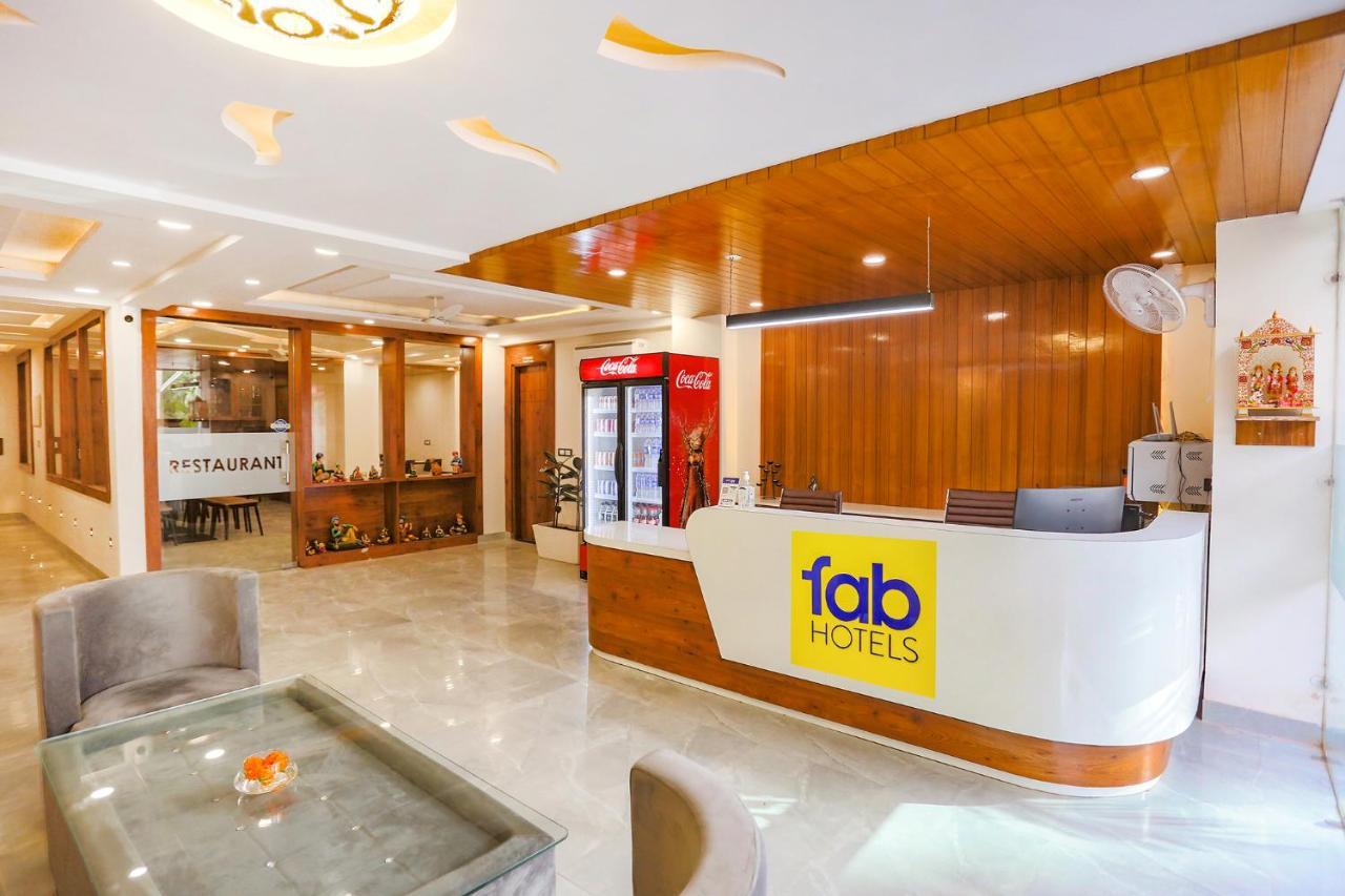 Fabhotel Golf Inn Golf Course Road Gurgaon Bagian luar foto