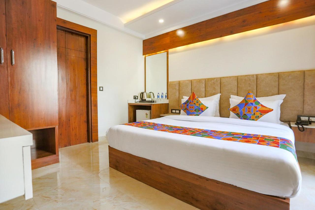 Fabhotel Golf Inn Golf Course Road Gurgaon Bagian luar foto